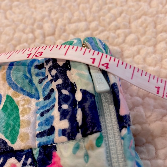 Lilly Pulitzer Malie Stretch Lookin Sharp Shorts EUC Size 2 - Picture 6 of 12